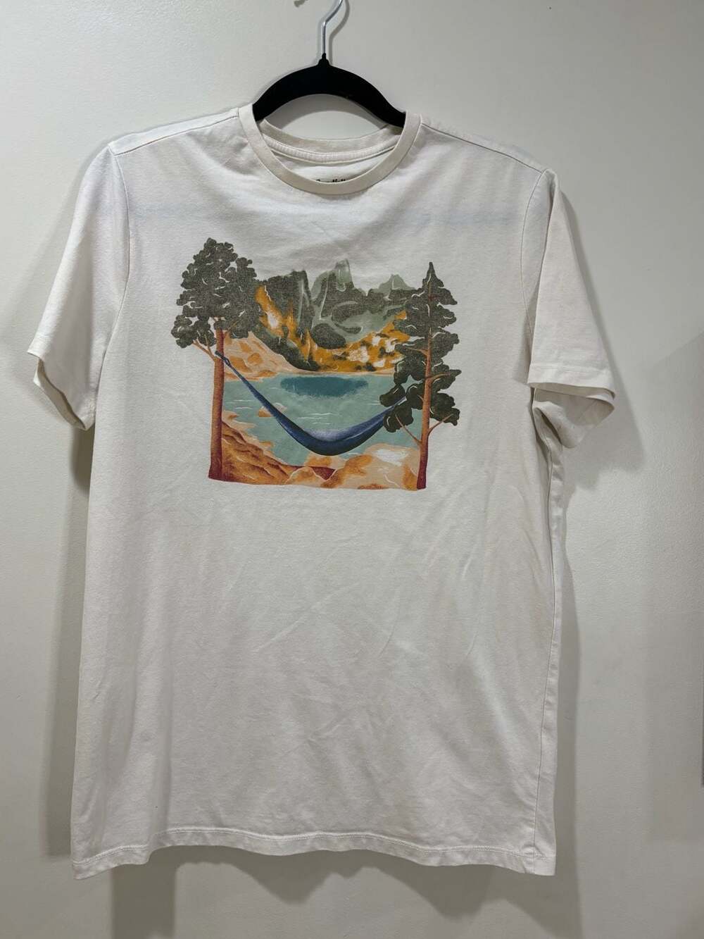 Goodfellow & Co Men’s Outdoor Hammock Graphic T-Shirt Cream Size Medium